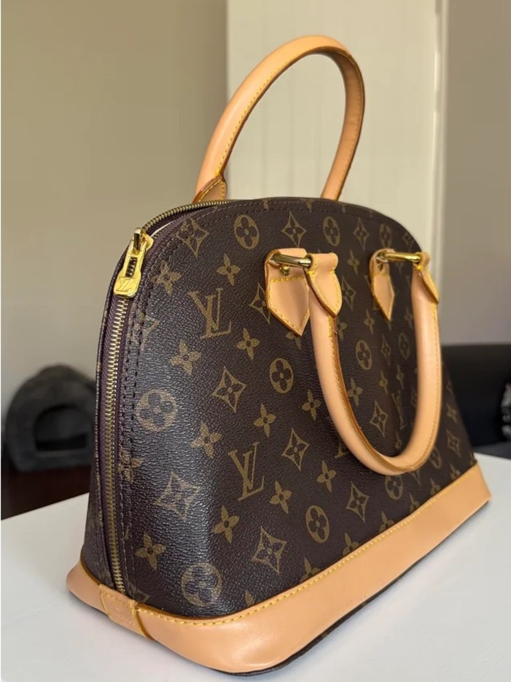 Dupe Knockoff of Louis Vuitton Monogram Handbag